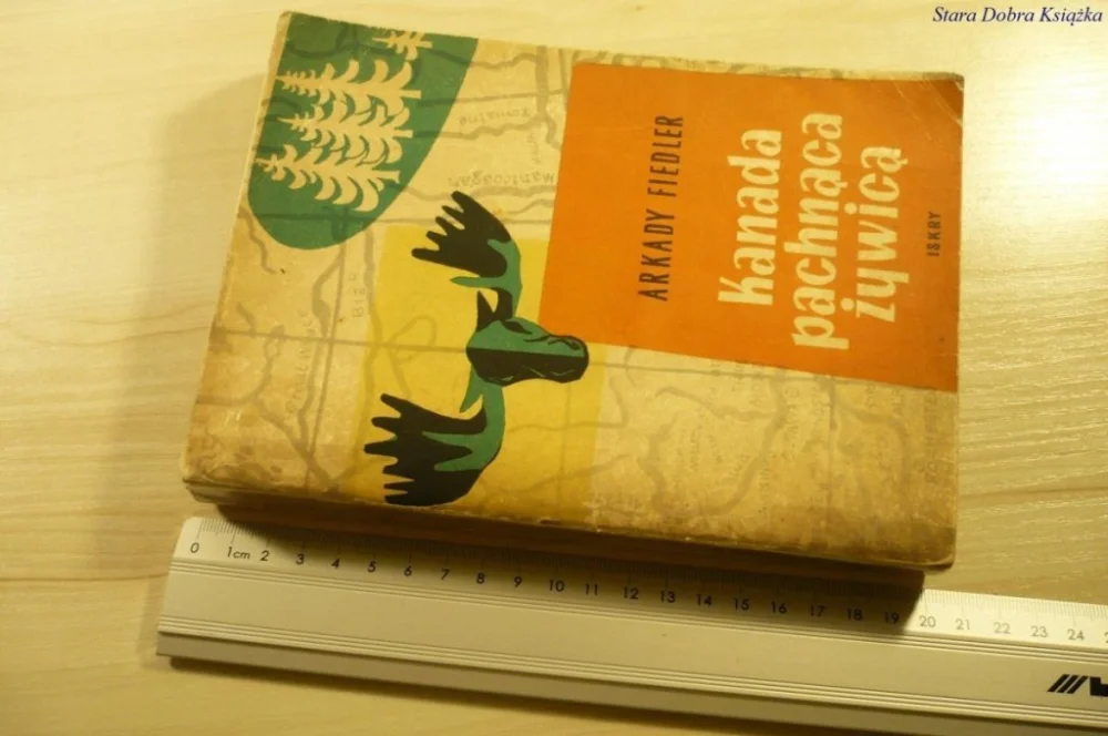 Bestseller KANADA PACHNĄCA ŻYWICĄ - Arkady Fiedler (1957)