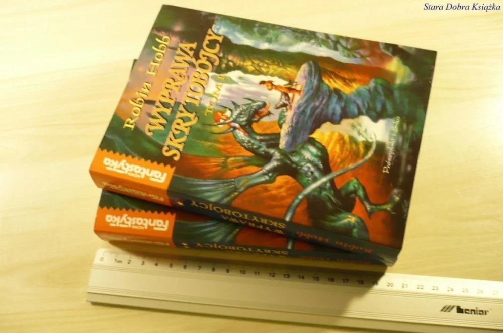 Obniżka ceny WYPRAWA SKRYTOBÓJCY TOM I i II - Robin Hobb (1998)