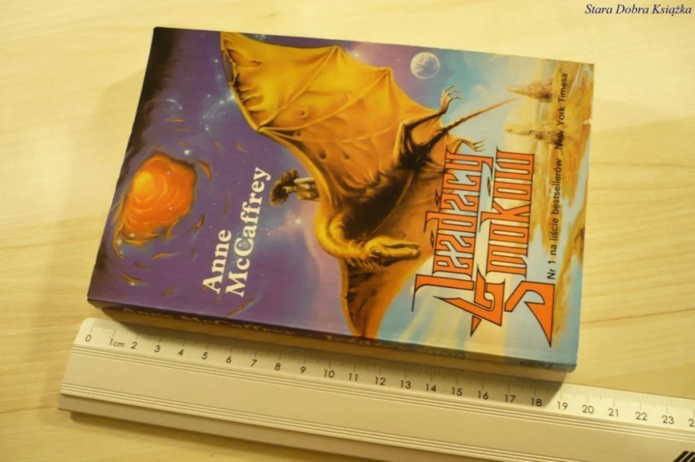 JEŹDŹCY SMOKÓW - Anne McCaffrey (1991) Szybka dostawa